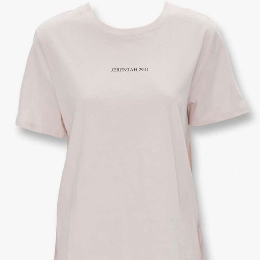 Size large f21 tee